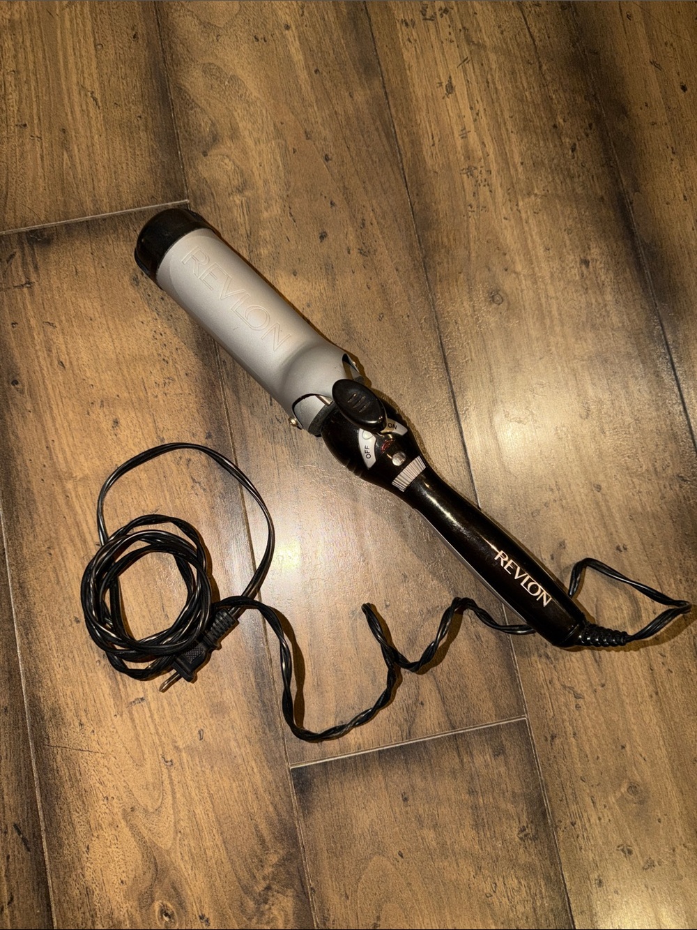 Revlon Perfect Heat Triple Ceramic Curling Iron (Model RV058),
 1.5-inch barrel